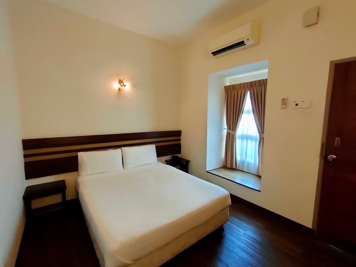 马六甲拉亚（ Melaka Raya ）的舒适汽车旅馆（双人床）