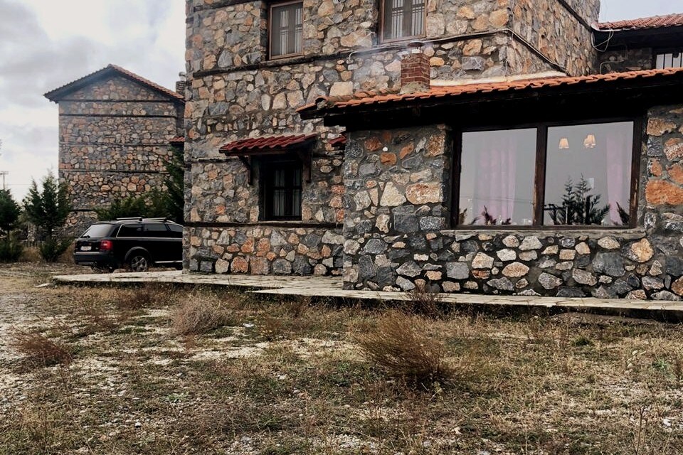 传统住宅和单间公寓， Agios Athanasios