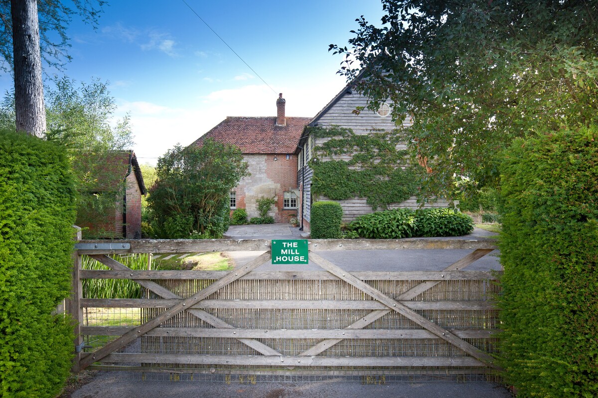 "令人惊叹和独特的Mill House, Wylye, Wiltshire