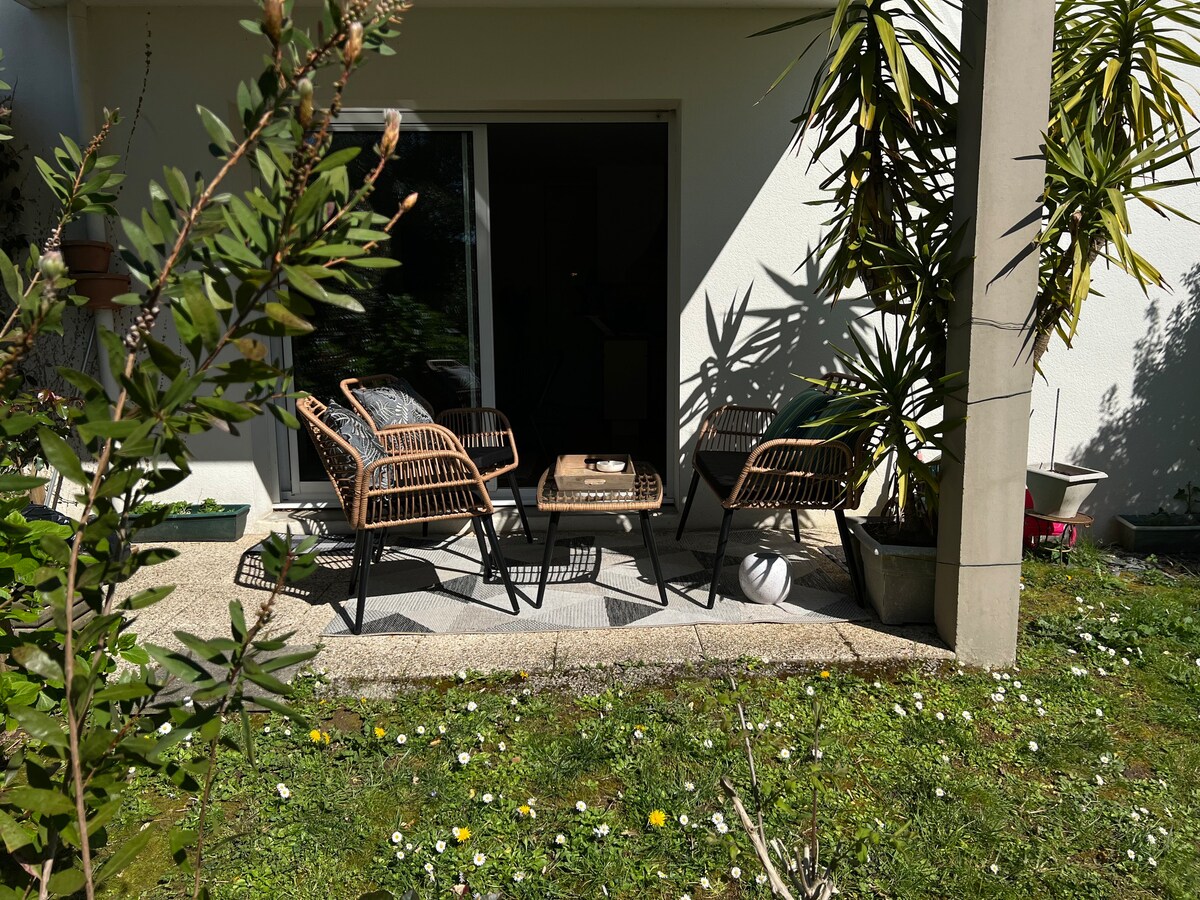 Auray appartement avec petit jardin