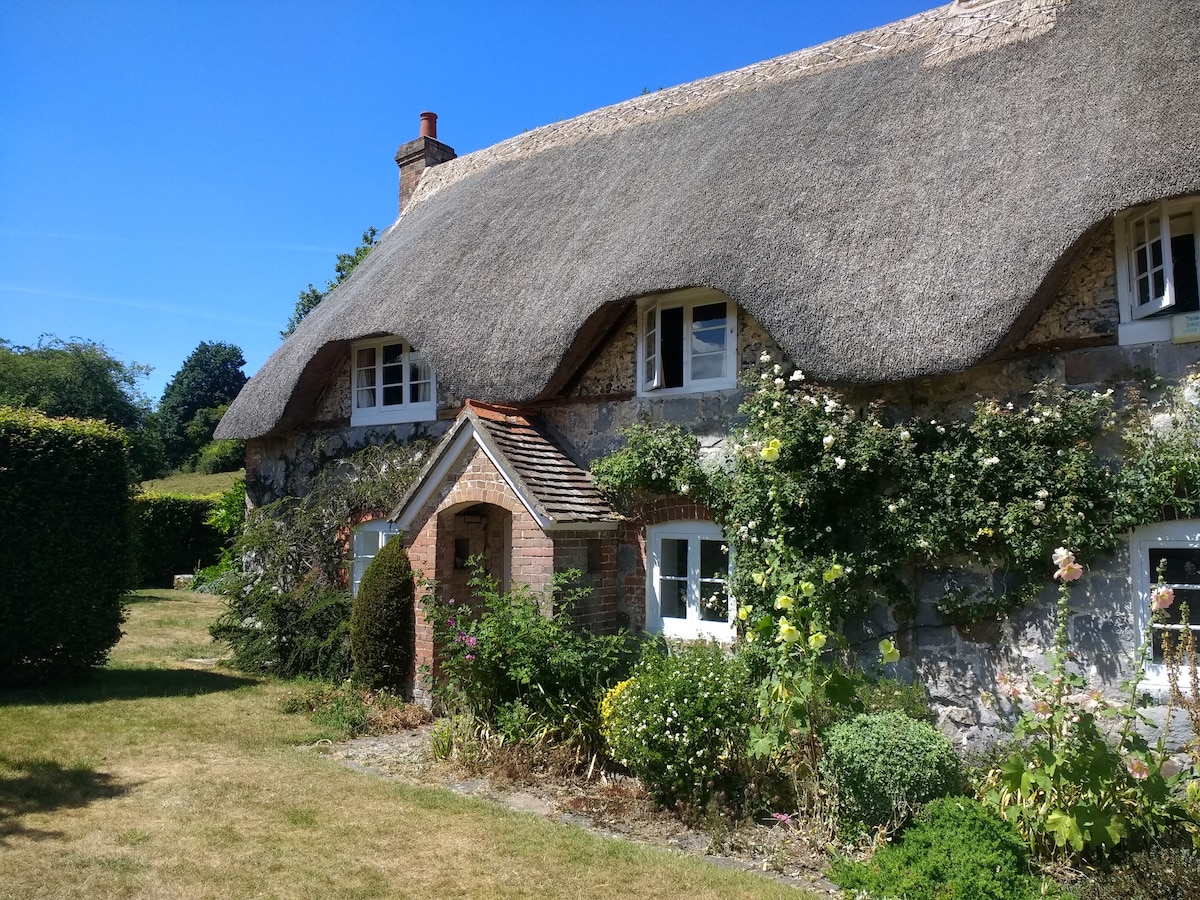 The Cottage, 41, The Dene, Lockeridge