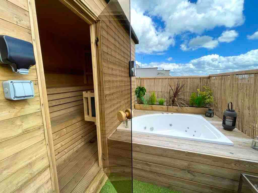 2Bed Roof Terrace Pad /Jakuzzi & Sauna