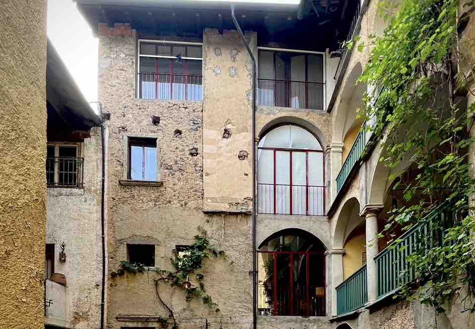 Casa storica nel cuore di Carona