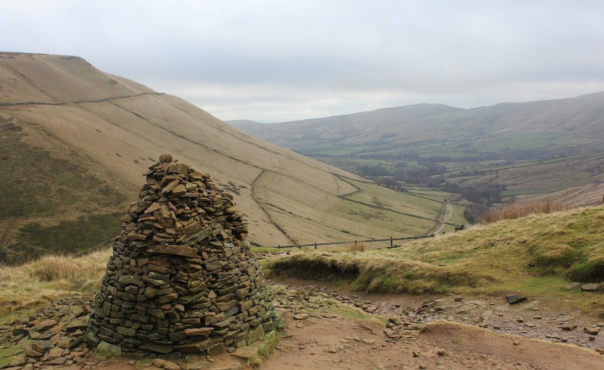 Swallow Bank Shepherds Huts, High Peak. Hut. Hut 2