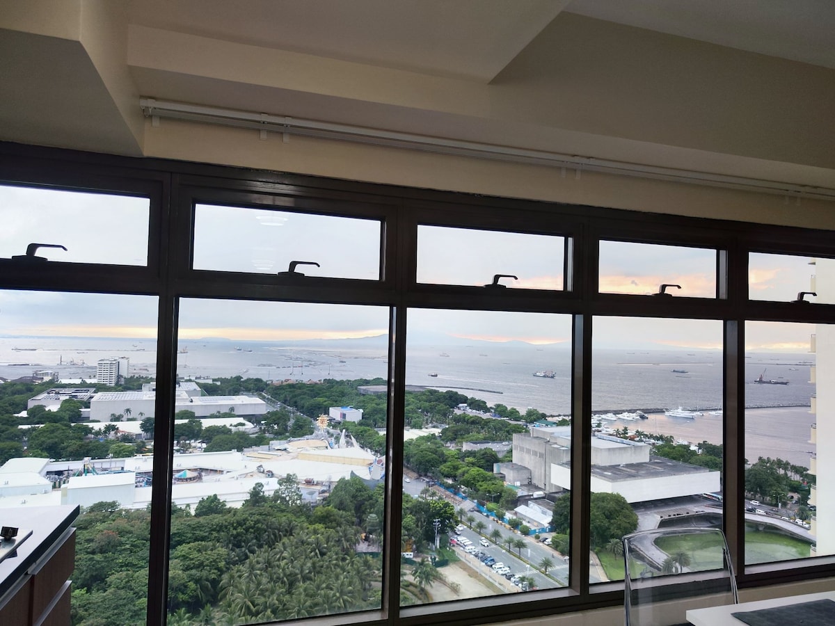 Panoramic View Of Manila Bay