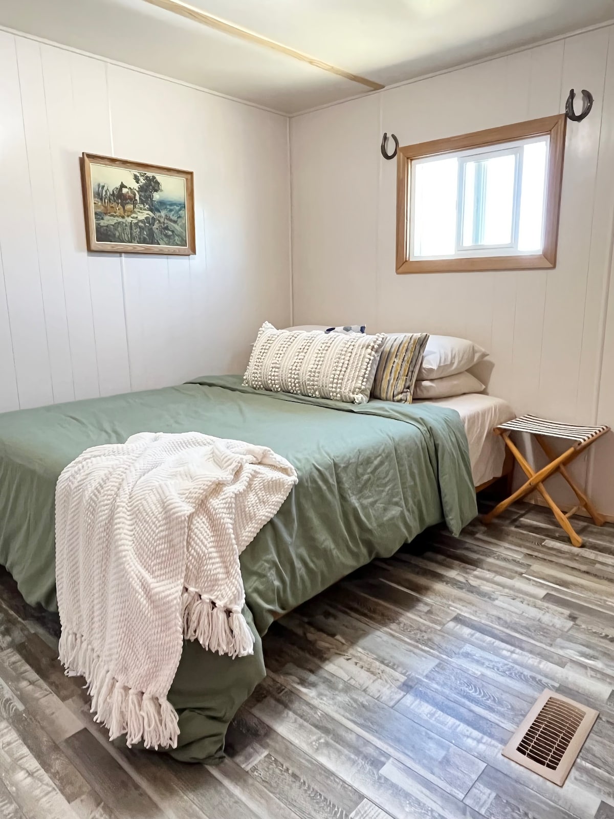 Pet Friendly Bunkhouse With Country Views