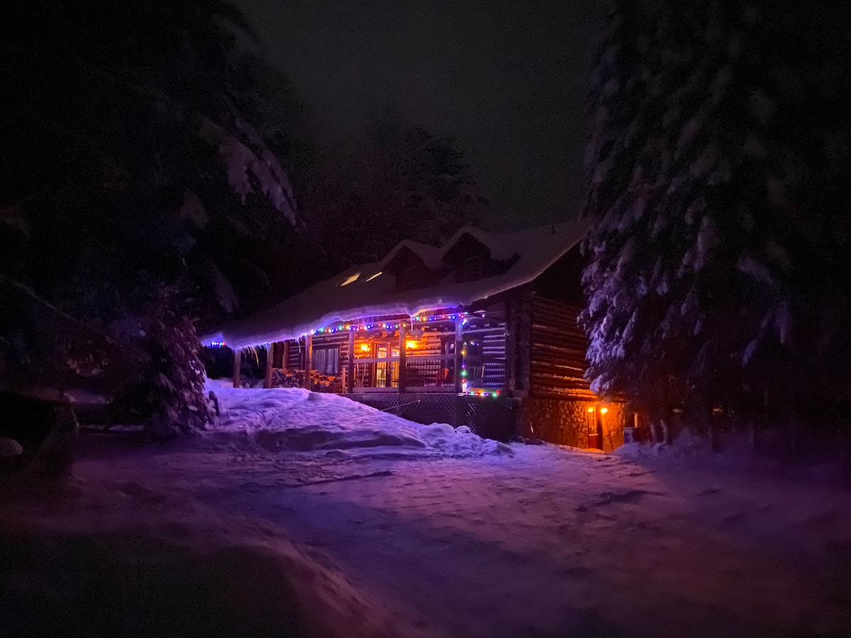 Muskoka Log Home Cottage溜雪橇