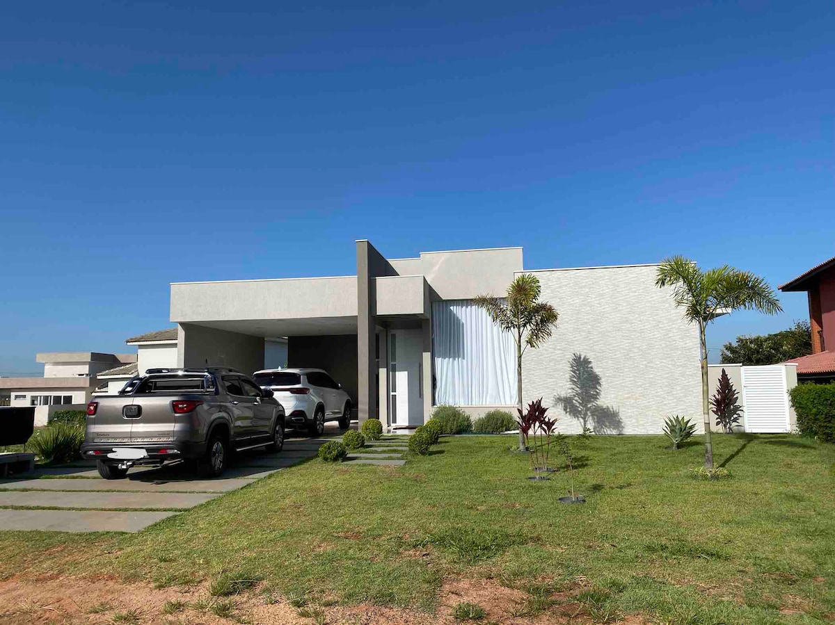 Sua casa no Ninho Verde II com piscina climatizada