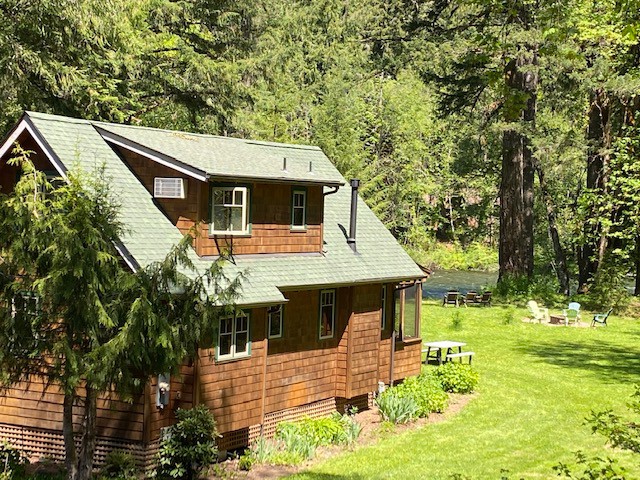 Riverfront Bliss at the Ouzel Nest Cabin