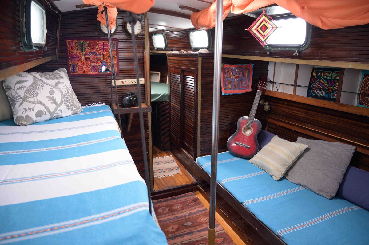 Prana (double bed, shared boat)