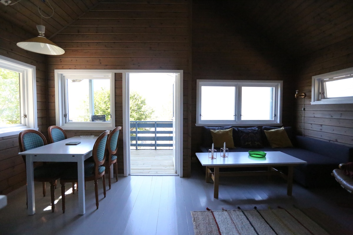 Hardangerfjord旁边大型舒适小木屋