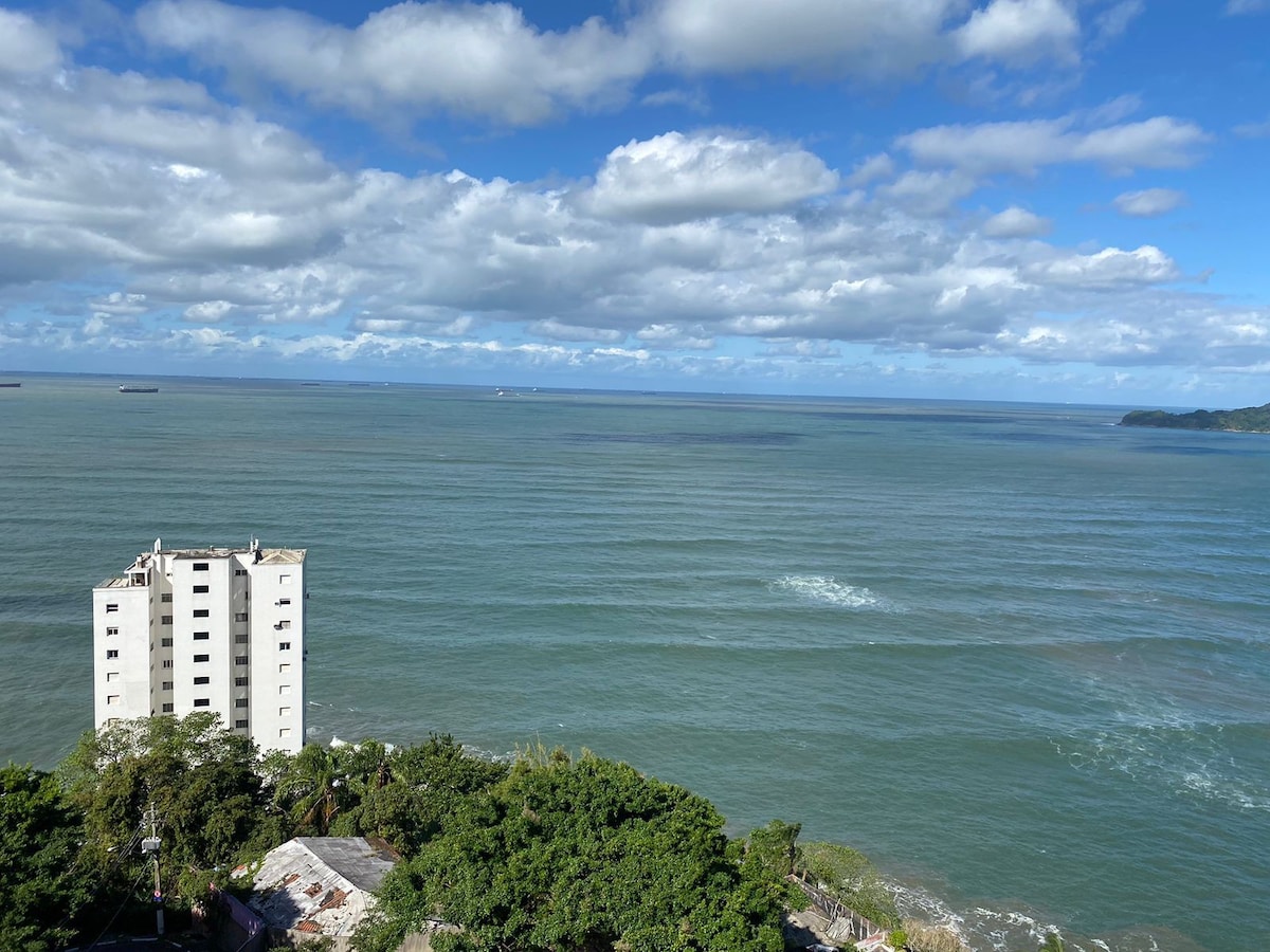 Loft with incredible views of Porchat Island!