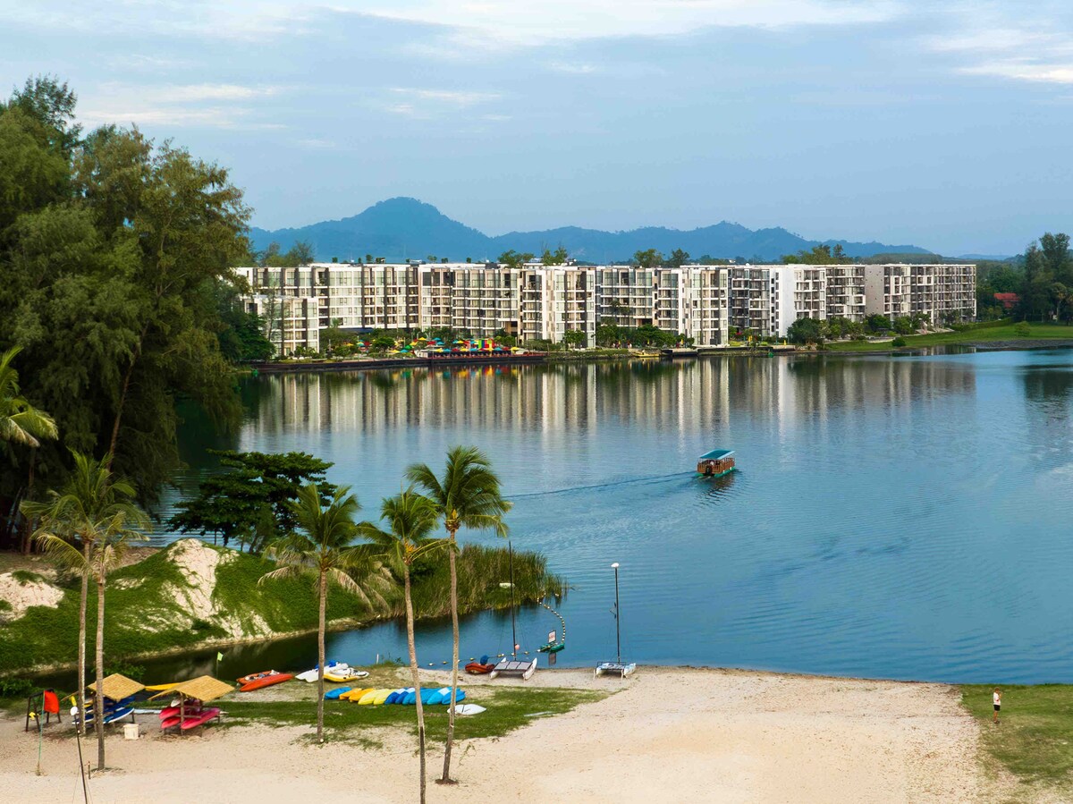 Cassia Residences 1 BR Lake&Pool View