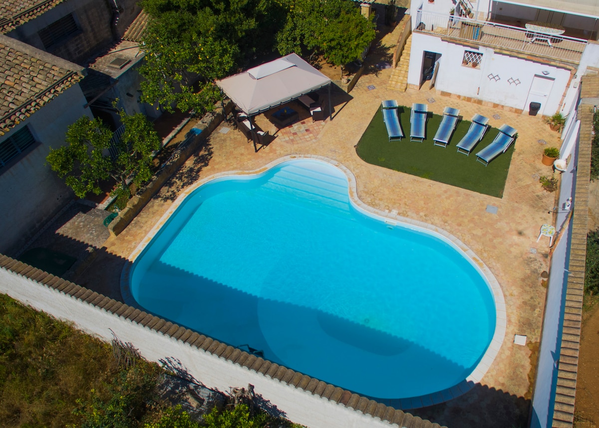 La Corte, appartamento in villa, con piscina, AC