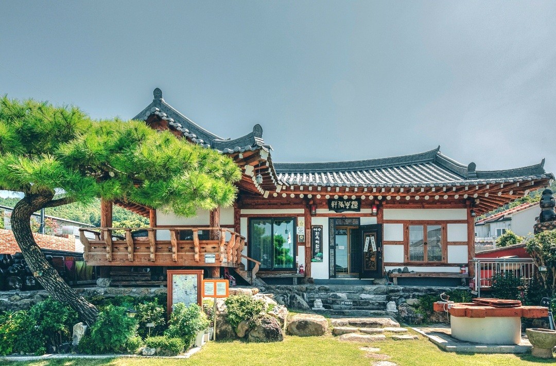 Yeo Soo-ok体验中心膳宿公寓（ 43 pyeong私人住宅） 
丽水市一线民泊认证所韩国旅游质量认证办公室