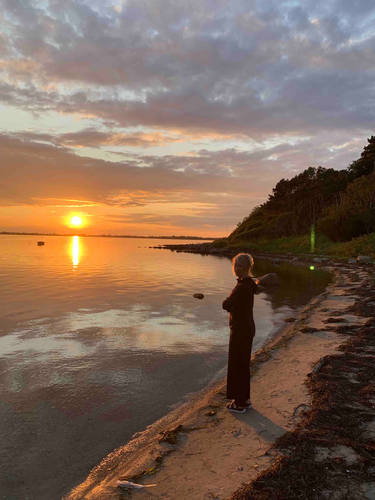 Nybygget sommerhus tæt på vandet