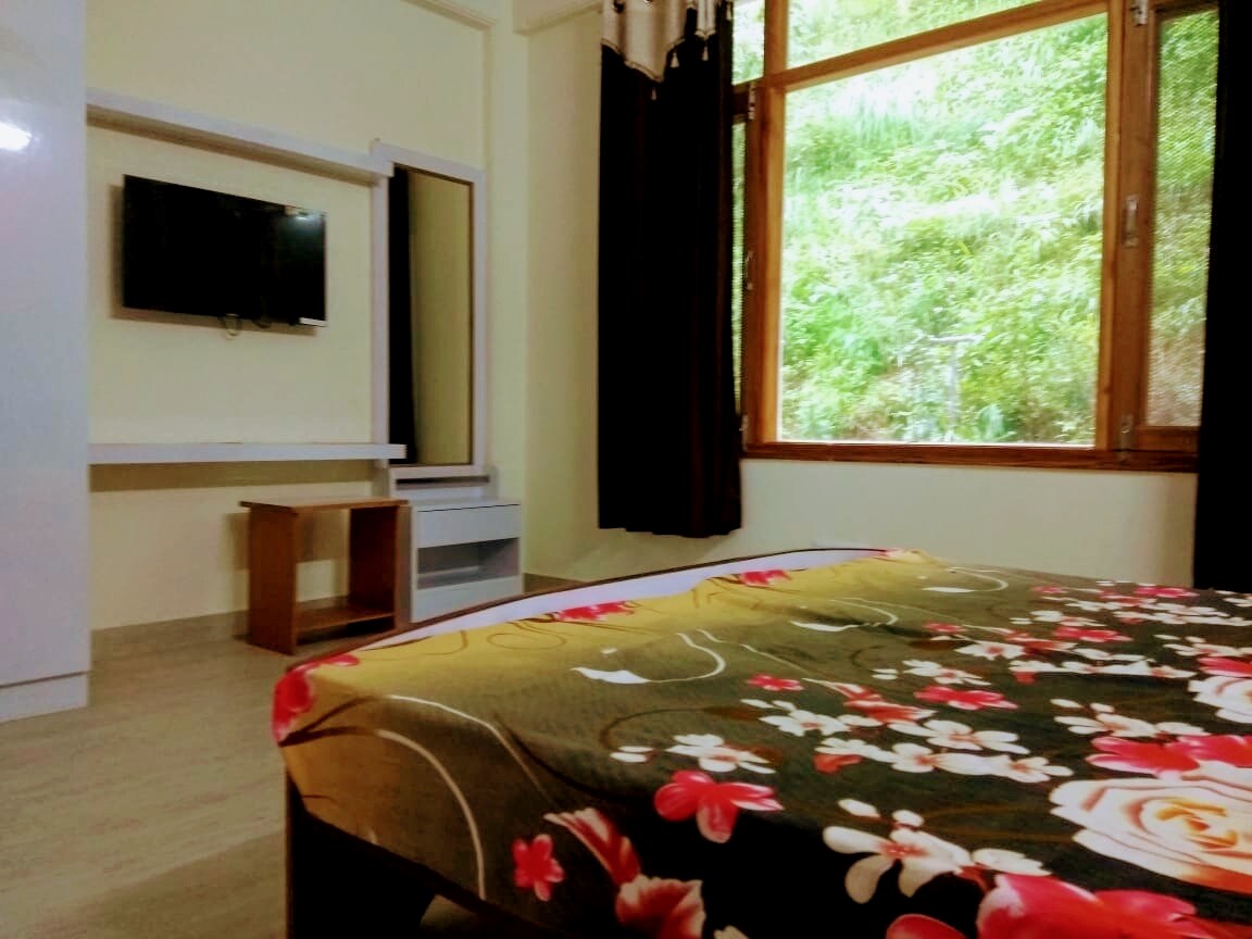 Holiday Home Stay
(3 BHK  Apartment)