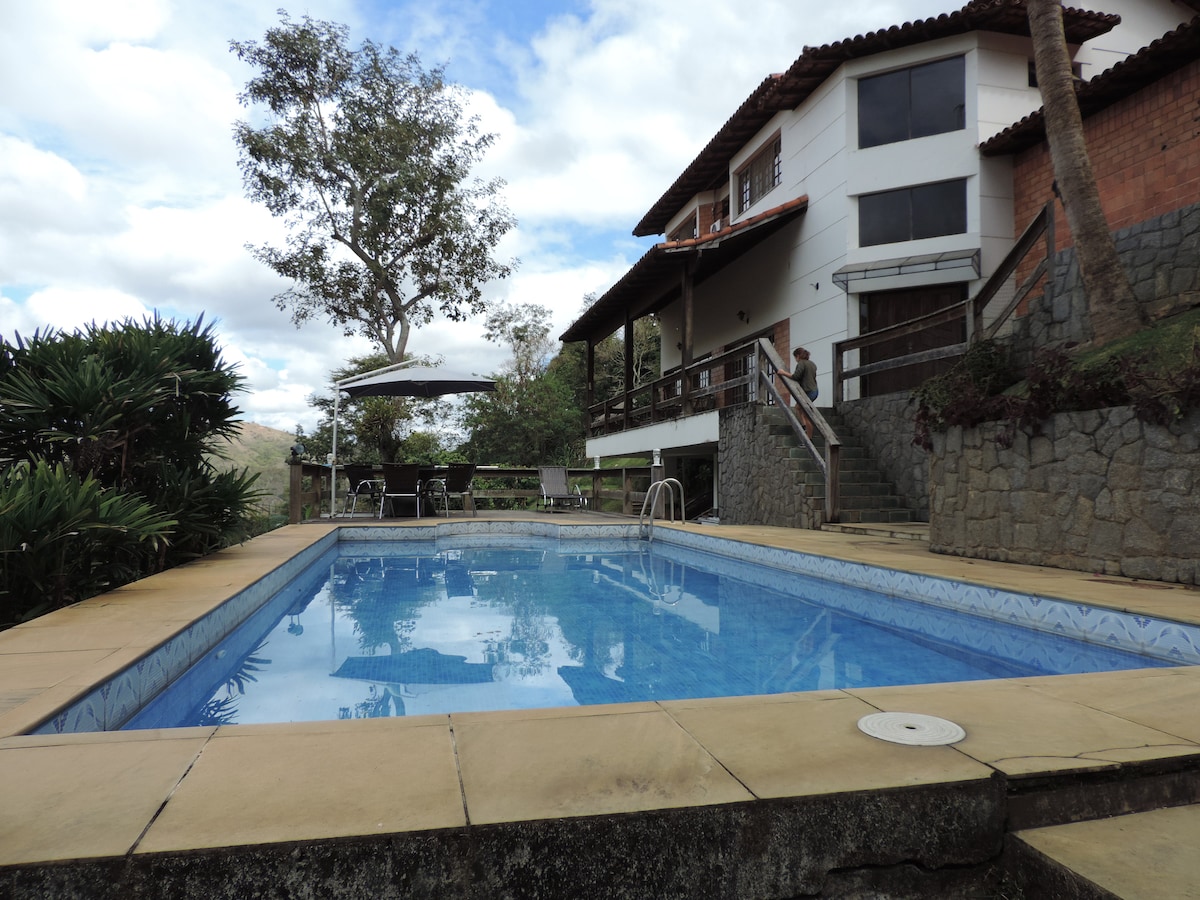 Casa em Cond. Fazenda a 15 minutos de Itaipava