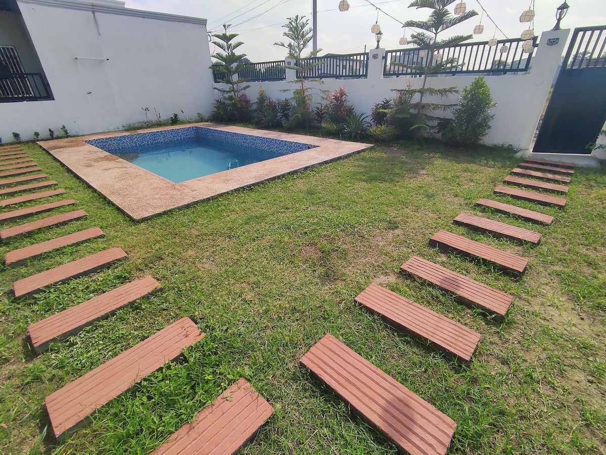Pampanga带游泳池的舒适单卧室住宅