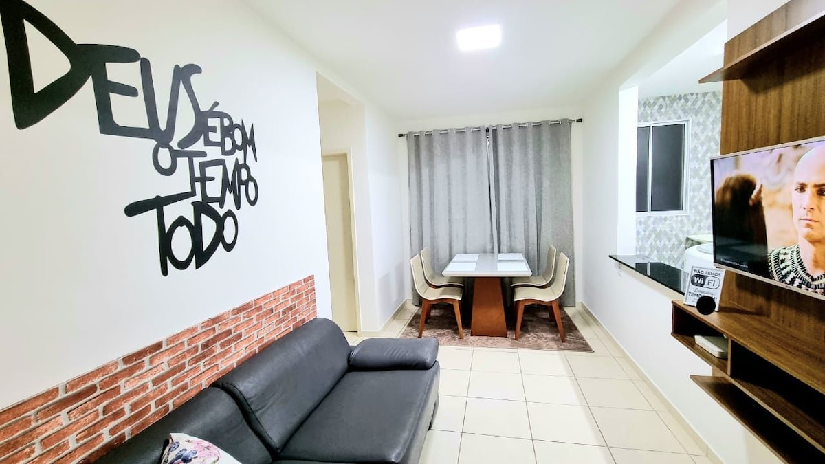 Apartamento aconchegante, 2 quartos  à duas quadras de uma das praias mais bonitas do ES, em Jacaraípe.