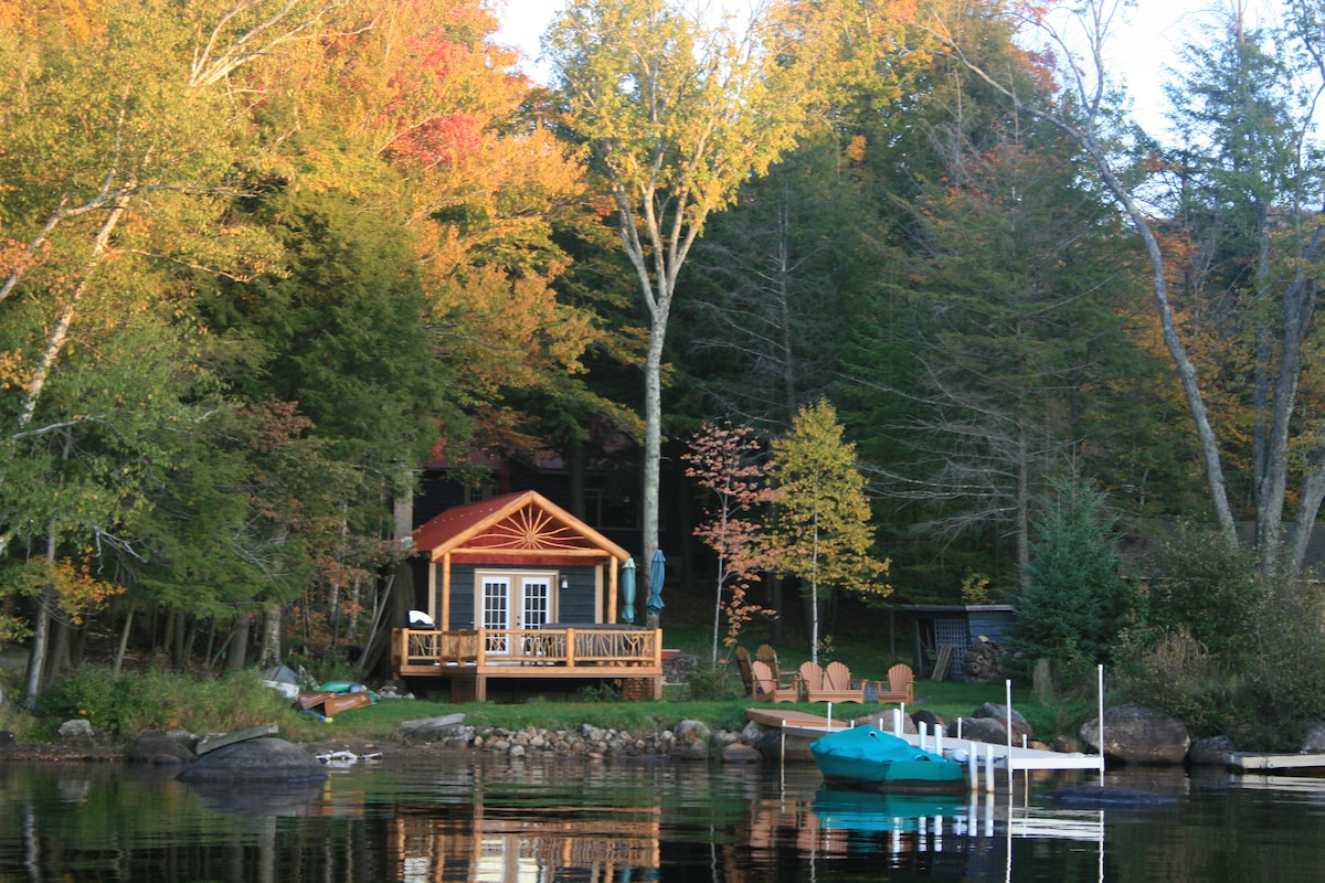 Waterfront Artisan ADK Cottage - Tupper Lake