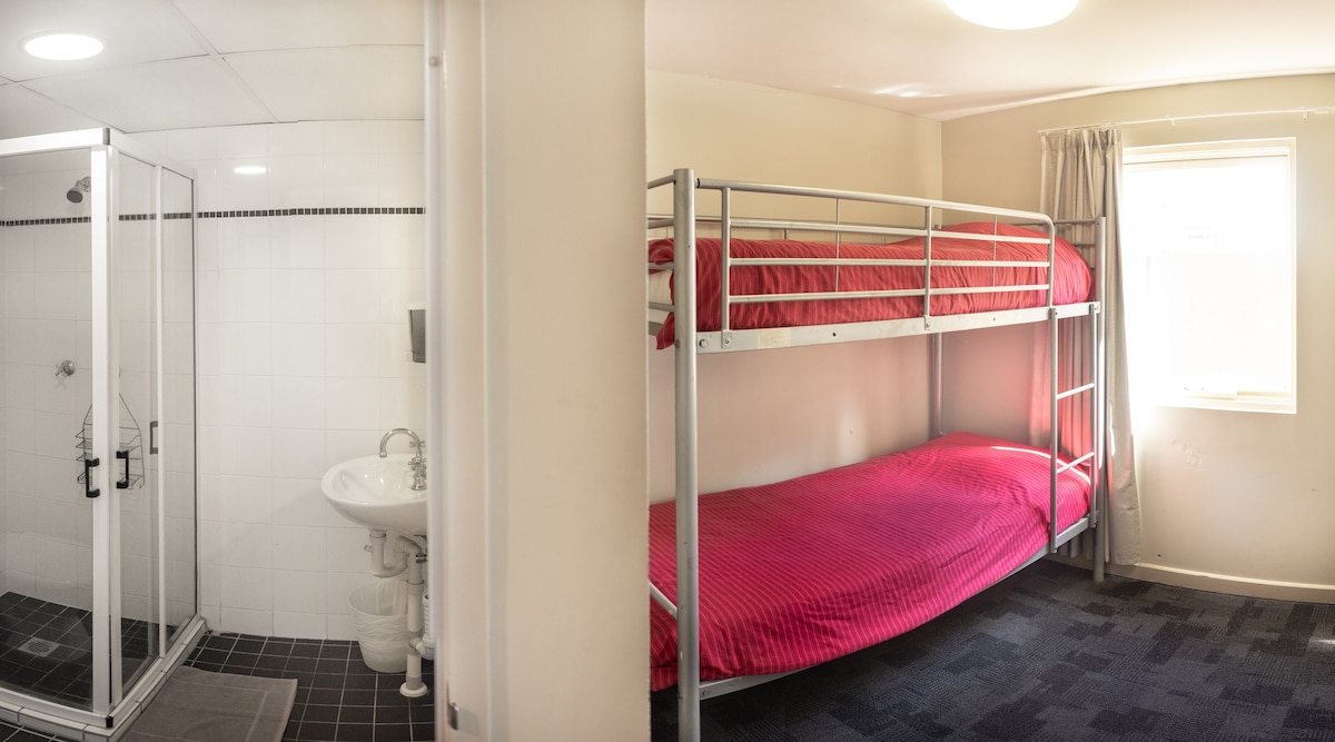 Twin Ensuite Hostel Room