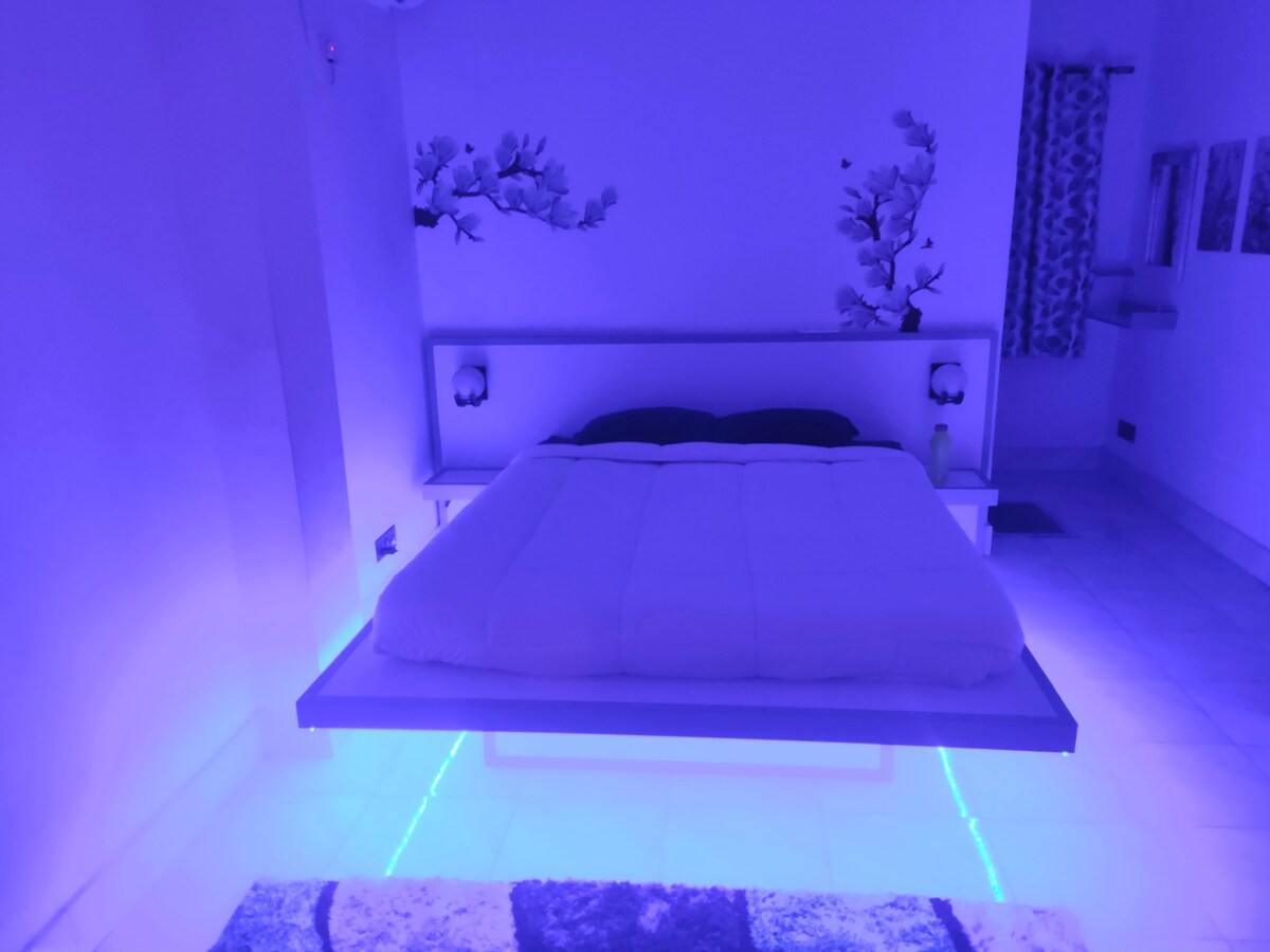 Blue Moon Insta-Styled Luxury Bedroom (Workcation)