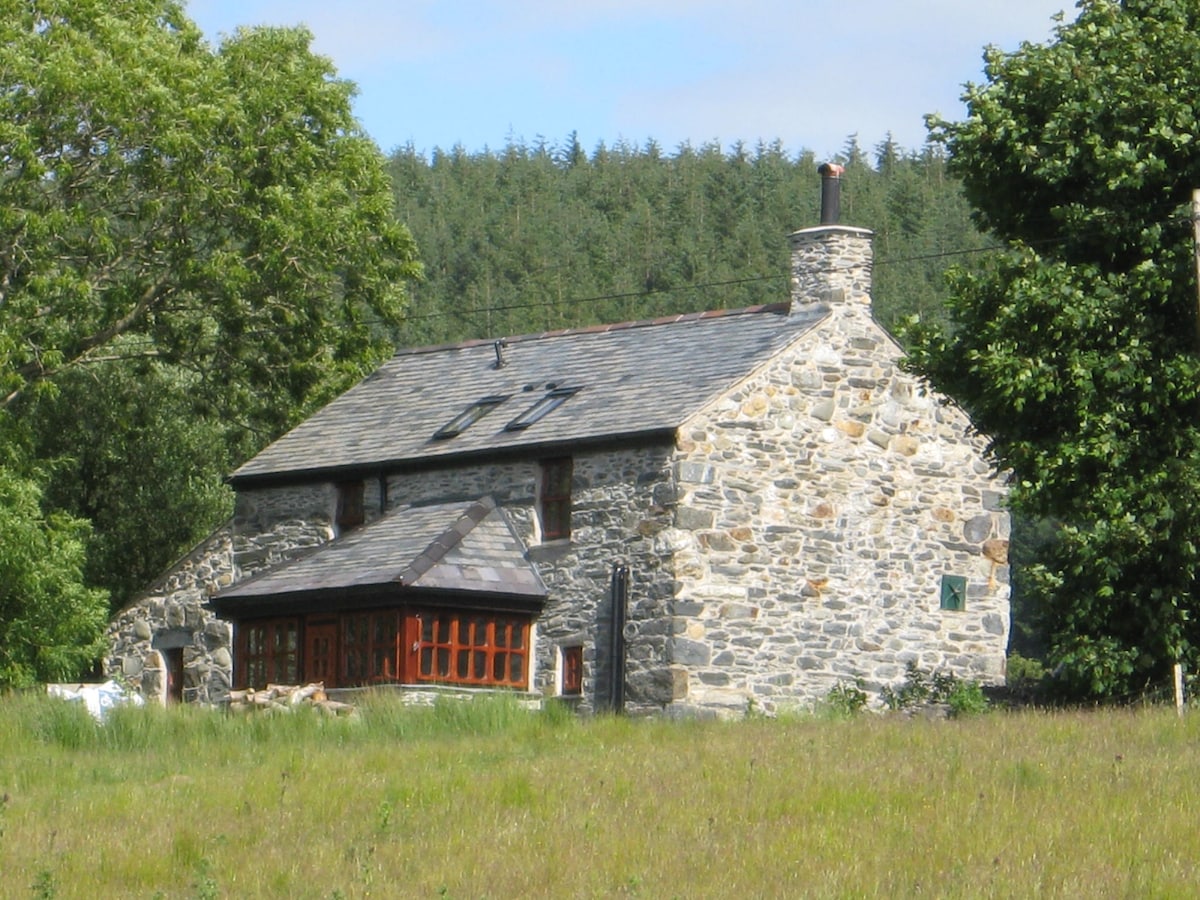 Bron-Nant Holiday Cottage