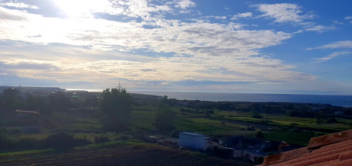 带海景和私人卫生间的房间