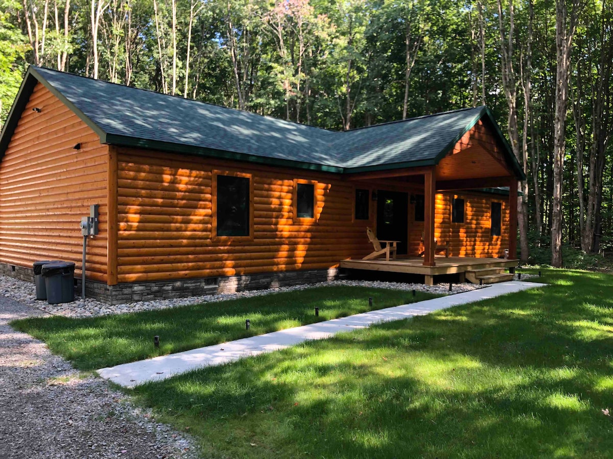 LogCabinINN~HotTub*ATV*NatureTrails*Ski*Snowmobile