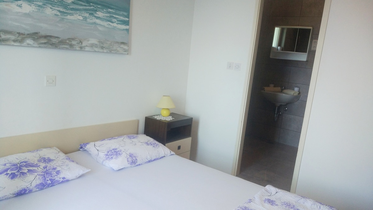 SUNSET Apartments-Two-bedroom two-bathroom 4pax apartment with sea view