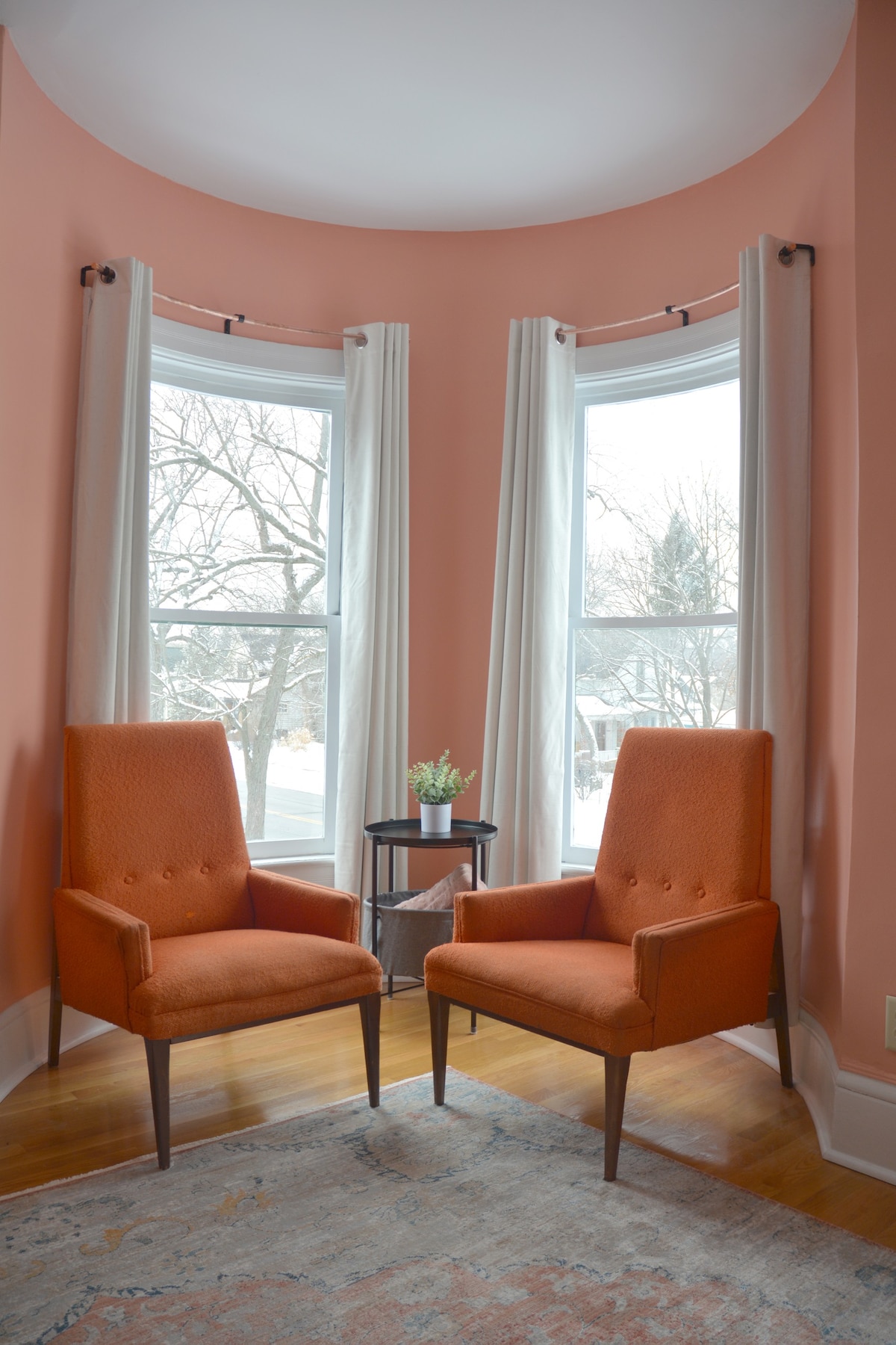Orange Room -令人惊叹的翻新历史悠久的家园