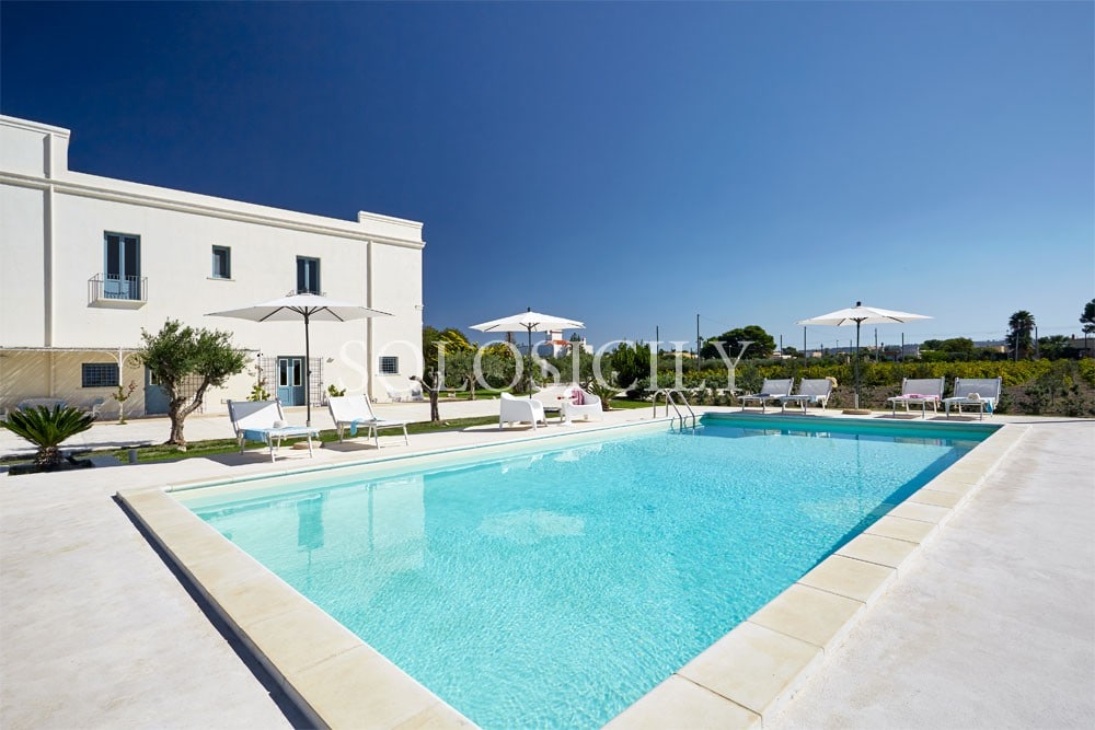 Beautiful Villa with Pool in Marsala