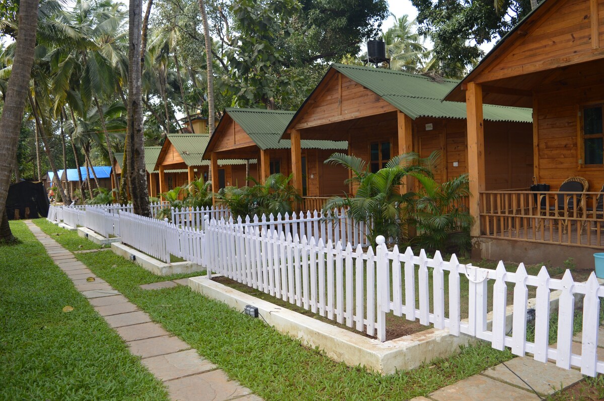 Comfortable King Cottage with Pvt Garden @ Palolem