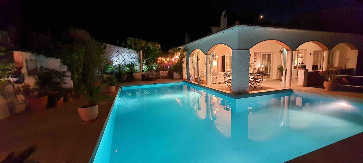 Villa avec superbe piscine, à 90 km de Perpignan