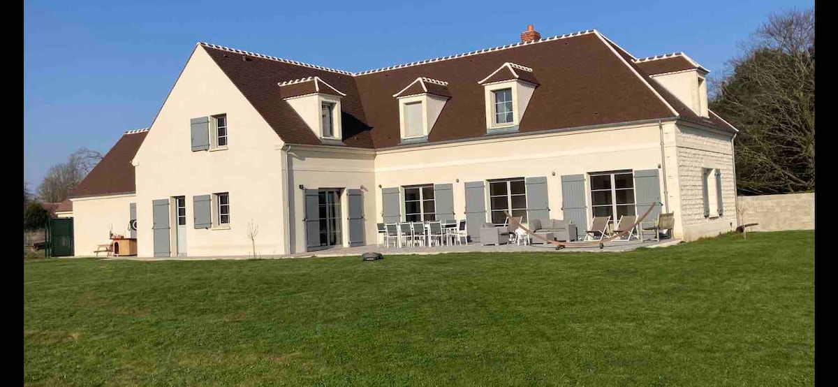 美丽的别墅， 300平方米，靠近巴黎/Asterix