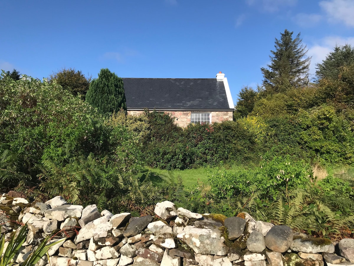 Carraigin Ban Cottage, Tourmakeady