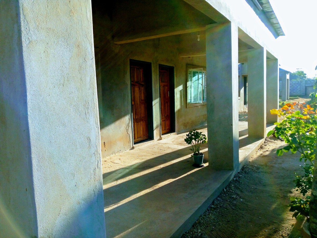 A garden studio apartment in real Africa