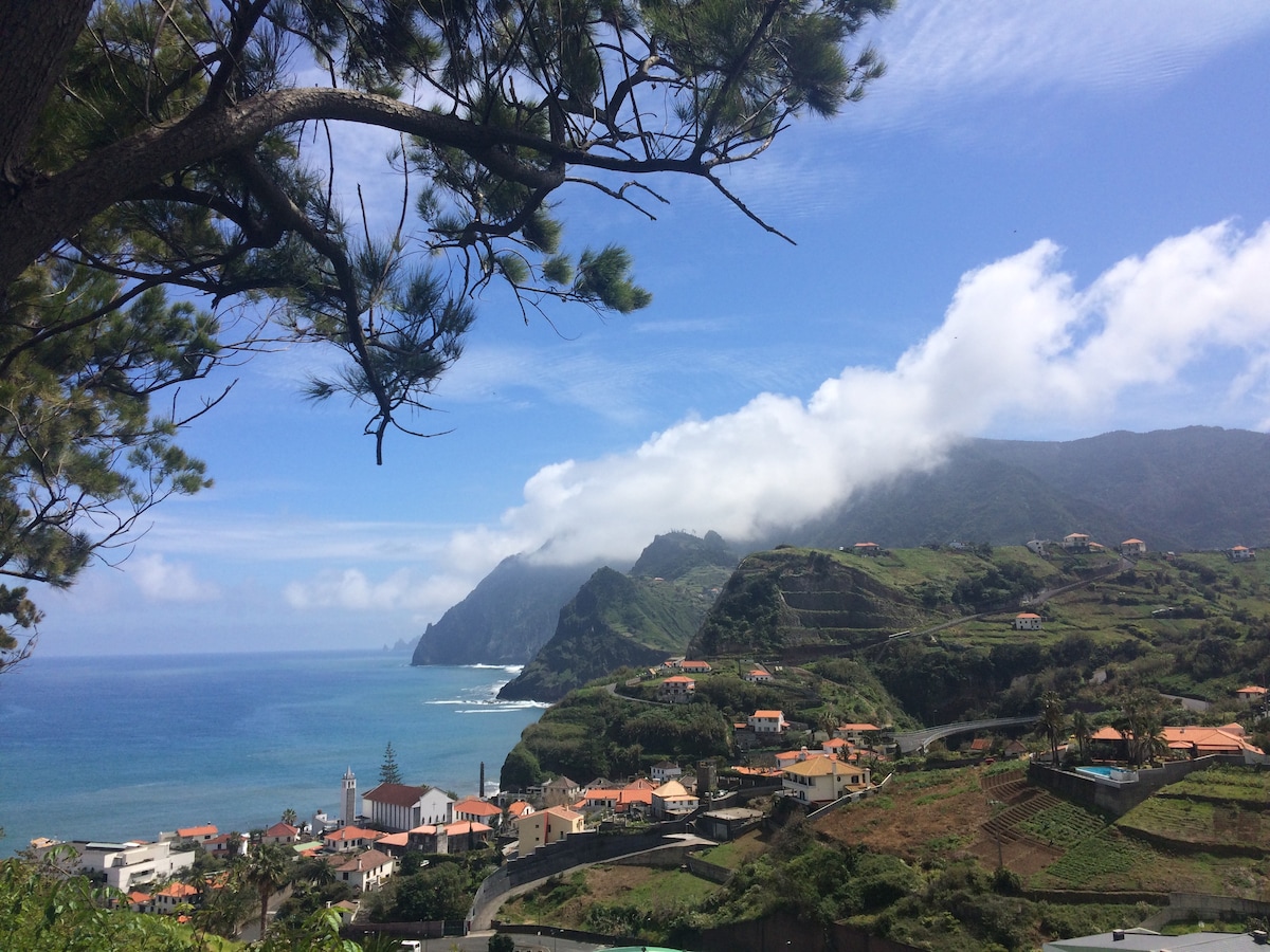 Pereira's House - Mountains & Sea