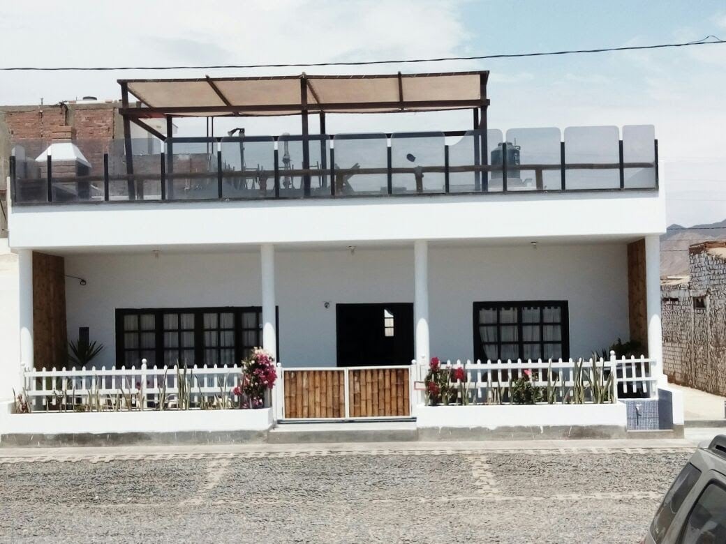 Casa amplia malecón Playa Lobos