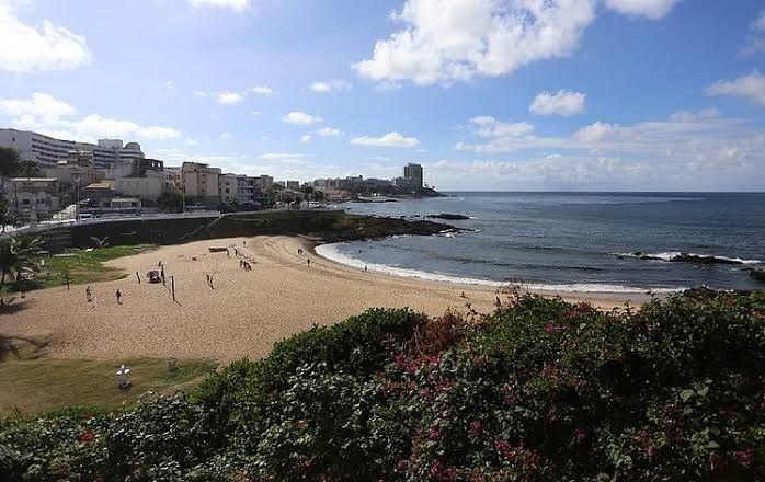 suíte Rio Vermelho p 4 pessoas 3 min praia ondina