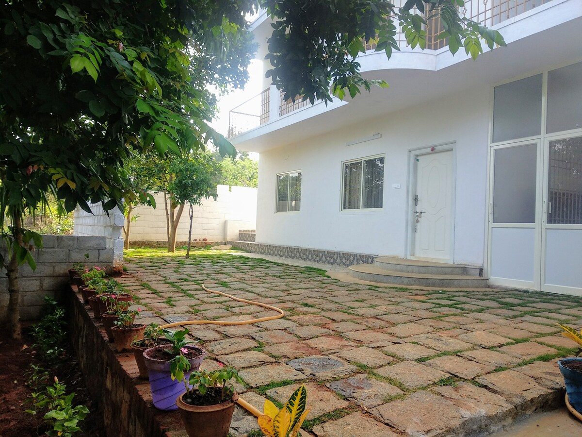 花园景观shreeyas和Anandis套房