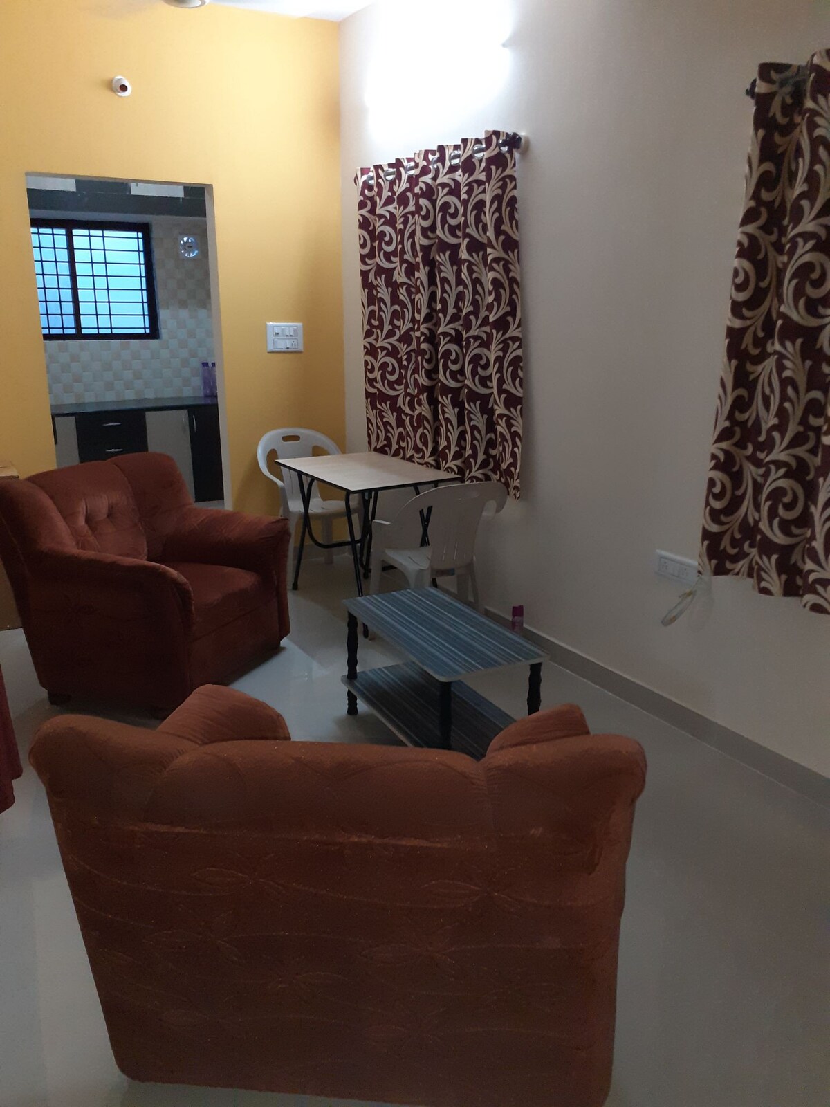 位于Hebbal kempapura 2的家具齐全的2间卧室公寓