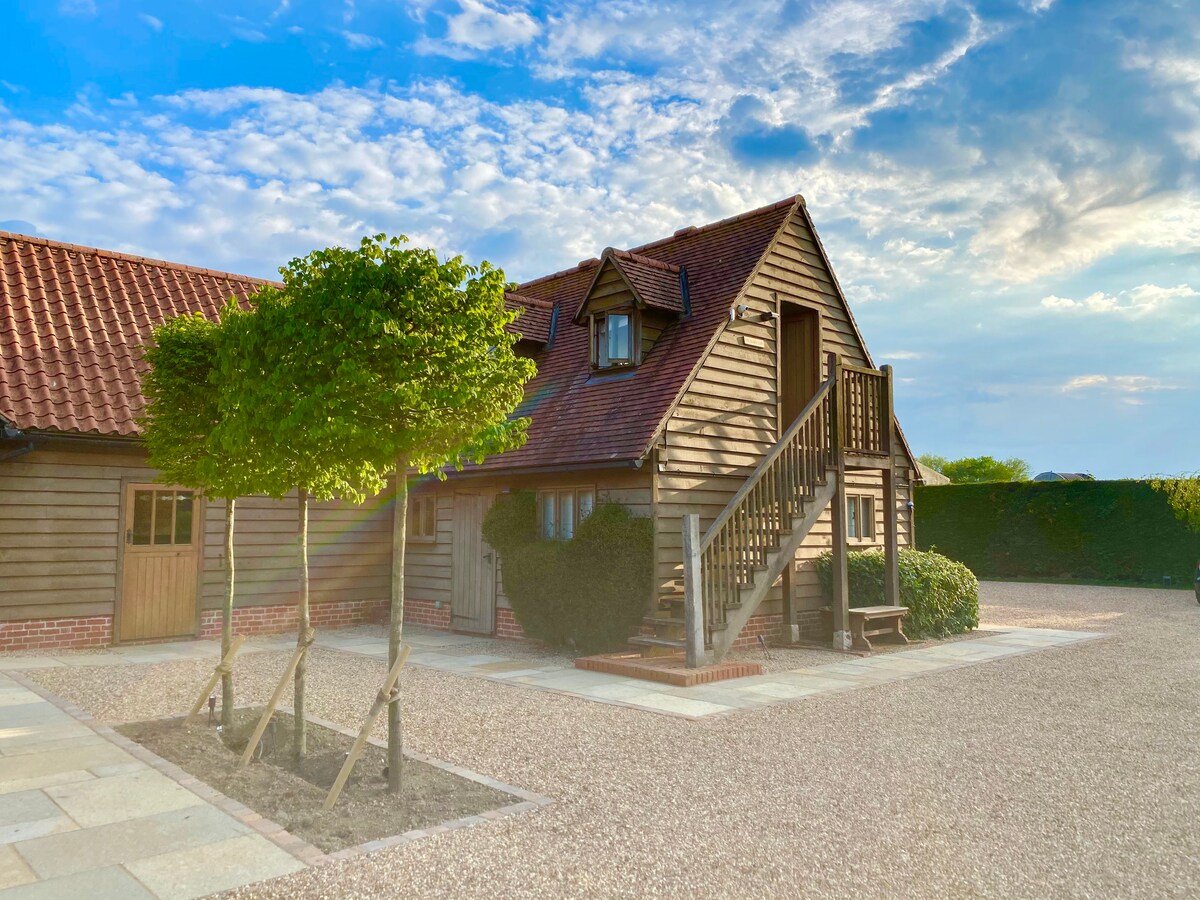 The Barn Loft perfect rural escape & tennis court