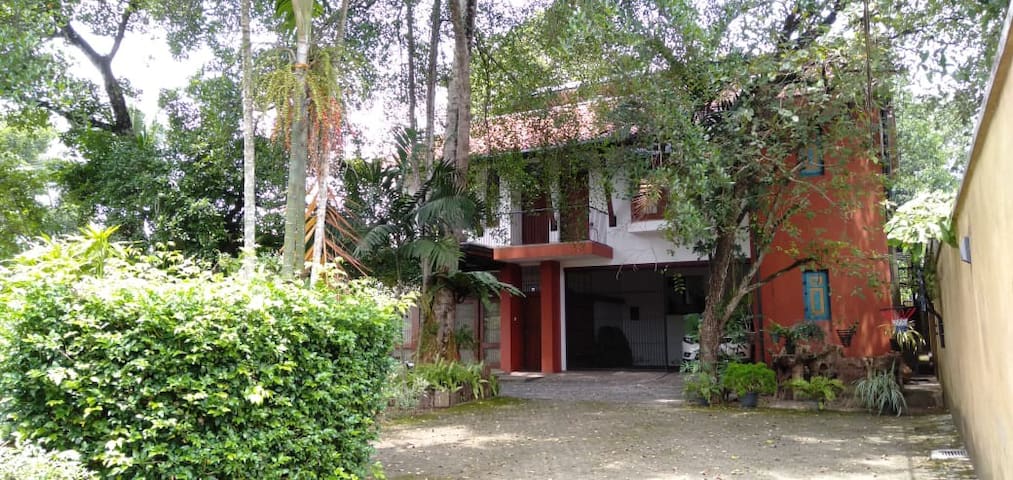 Sri Jayawardenepura Kotte的民宿