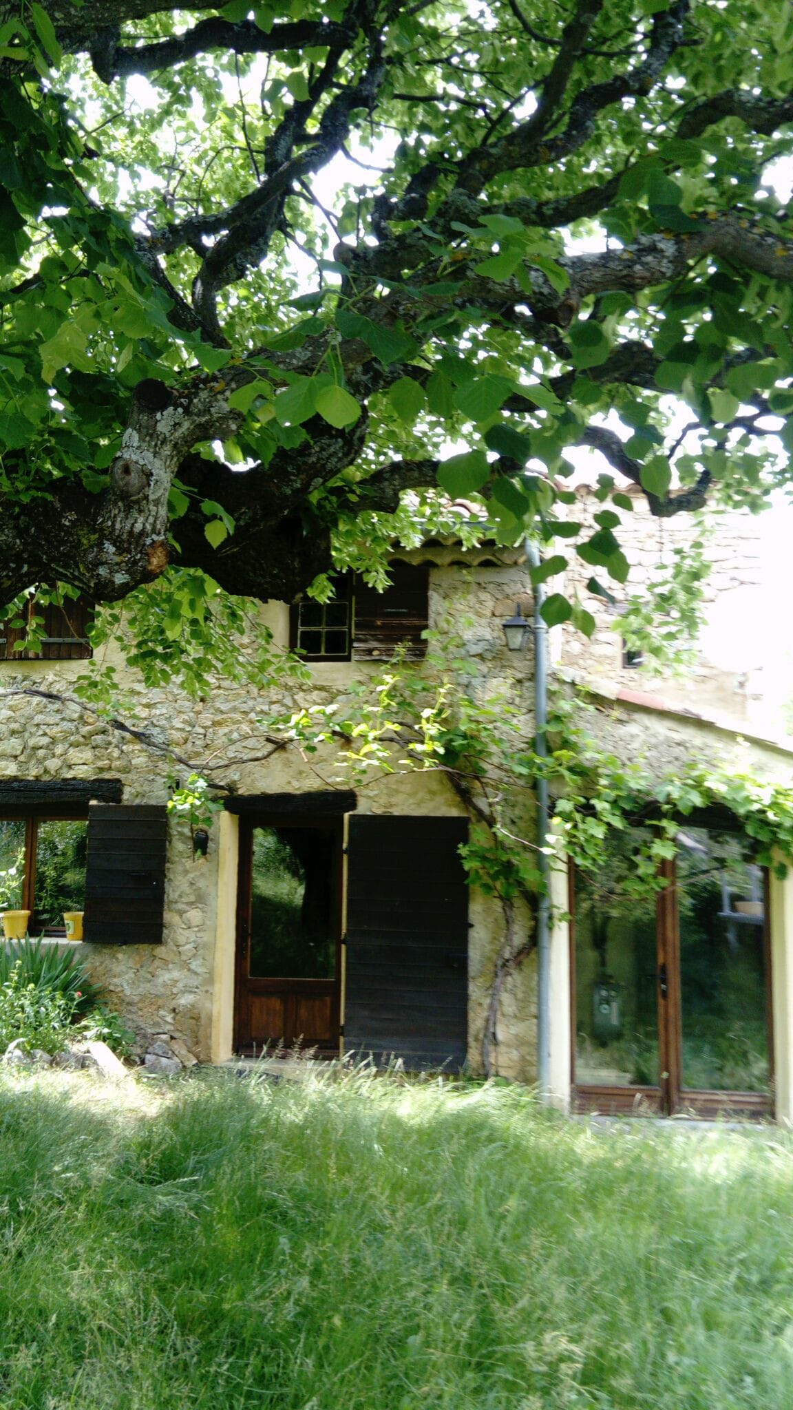 Maison de campagne en Drôme provençale à Sahune