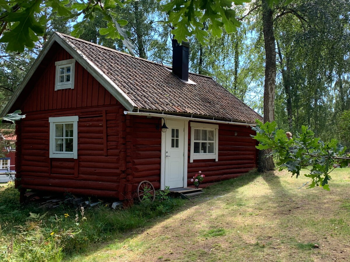 宁静祥和的小木屋，结环绕着Vättern