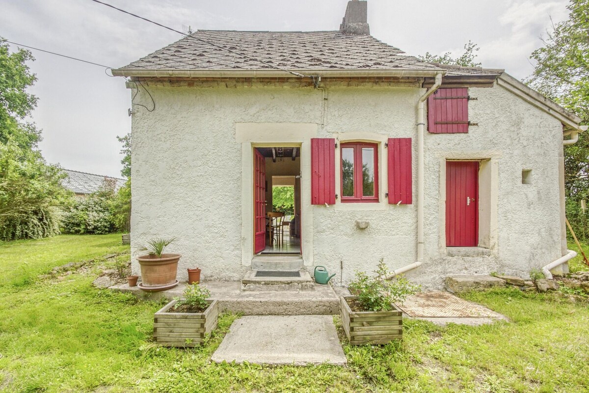 Country house near Canal du Nivernais