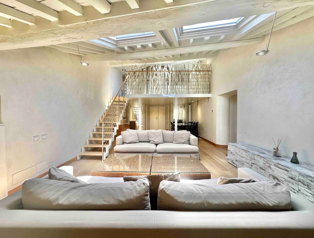 "Botero" Loft Design Penthouse
