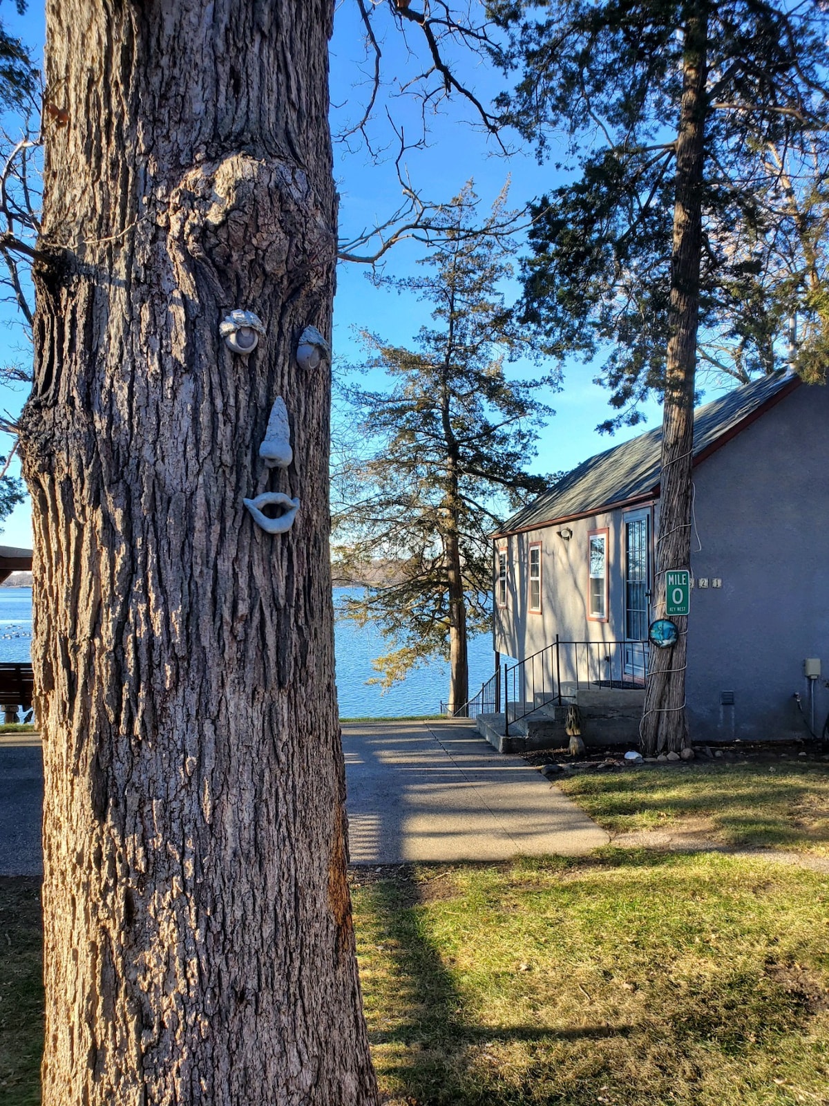 Lakeside Cabin Hideaway